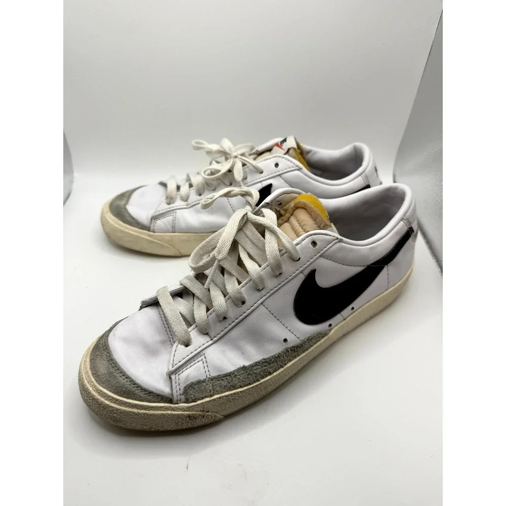 Nike Blazer Low '77 Vintage‎ DA6364-101 Mens 9 Sneaker White Leather Skate Shoes